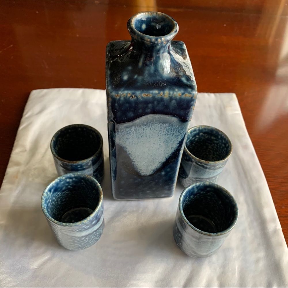 Japanese Sake Set - Picture 3 of 5
